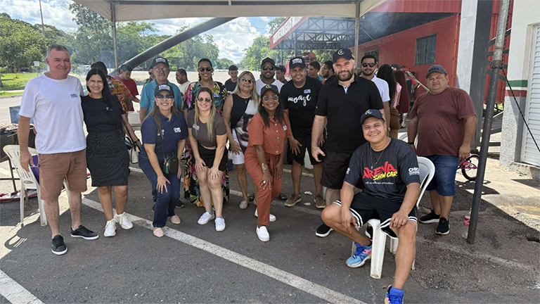 Evento automotivo vira sucesso e transforma o Parque Berneck em vitrine de carros únicos