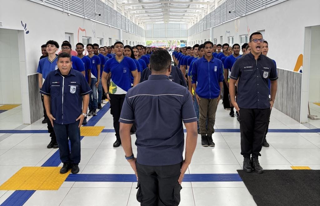 Mais 20 escolas aprovam conversão para gestão cívico-militar e número chega a 208 unidades