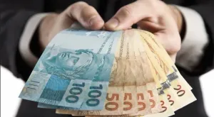 Governo propõe salário mínimo de R$ 1.717 em 2027
