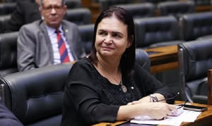 Rosa Neide diz que federação Brasil da Esperança avalia 12 nomes para deputado federal